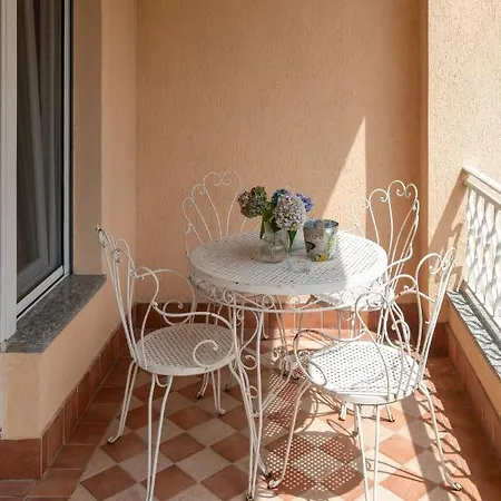 Maison Cecile In Villa. Host Marianna Agliè